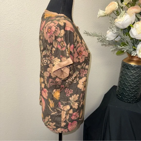Buffalo Floral Butterfly Tee Earthy Brown Short Sleeve Soft Top - Picture 4 of 8